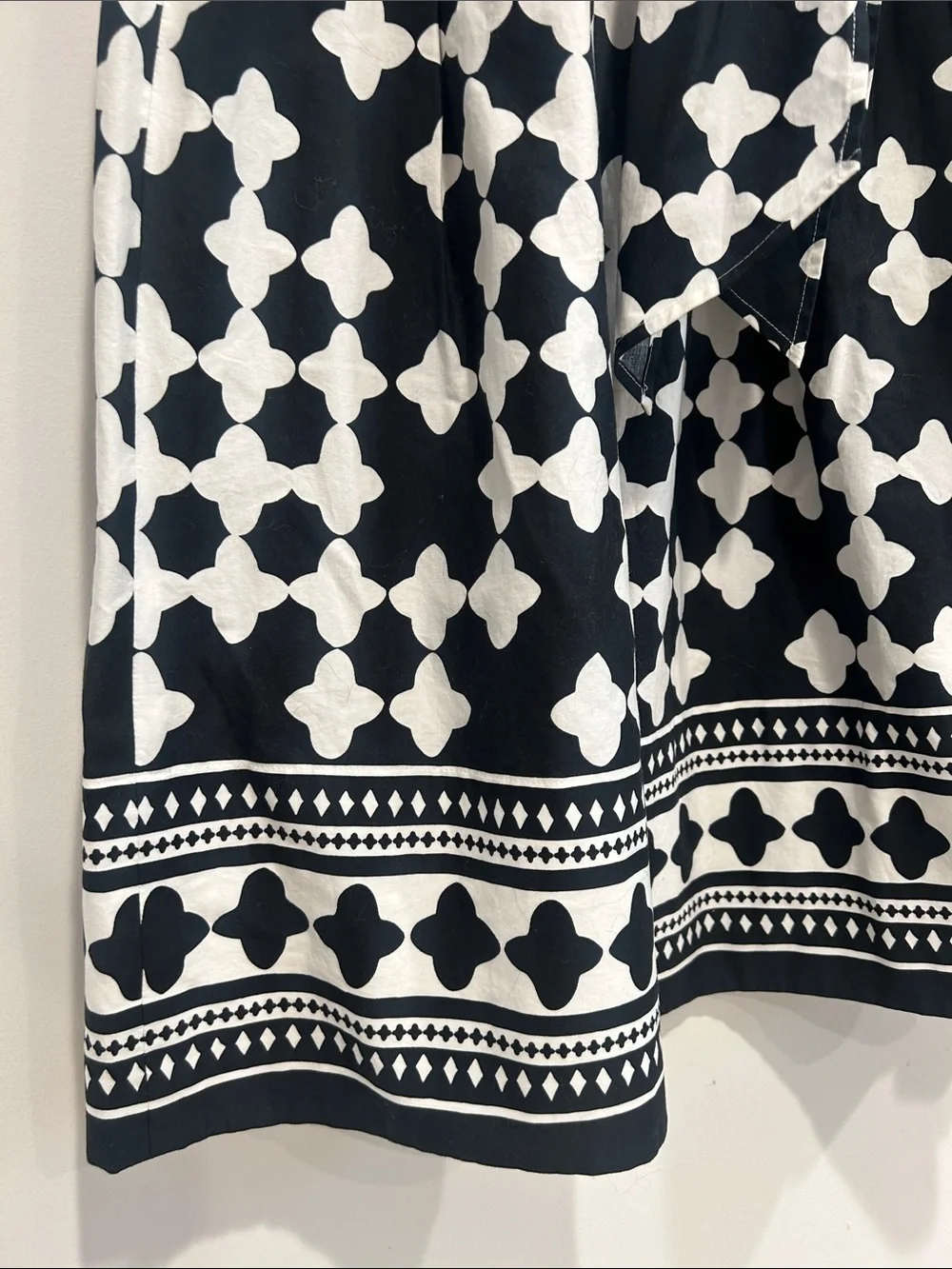 kate spade Black White A-Line Tie-Waist Midi Skirt print women’s size 6 medium